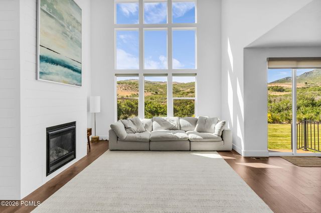 12517 N Minots Ledge Dr, Highland, UT 84003