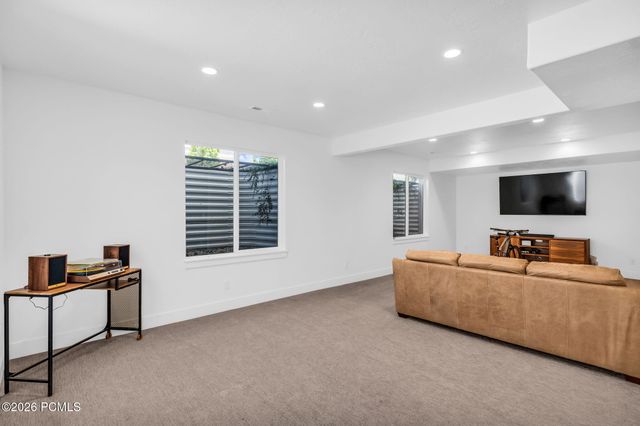 12517 N Minots Ledge Dr, Highland, UT 84003