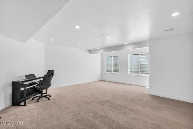 12517 N Minots Ledge Dr, Highland, UT 84003
