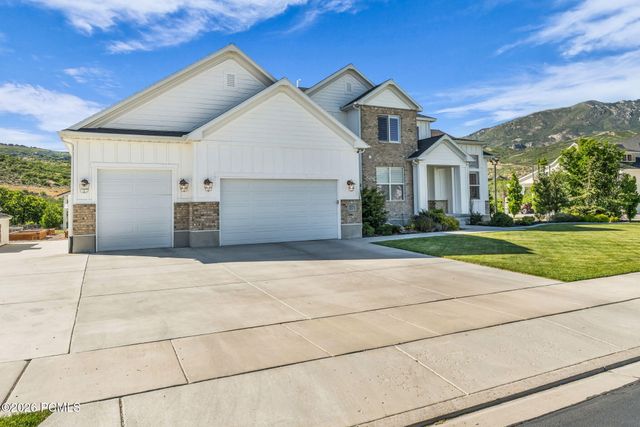 12517 N Minots Ledge Dr, Highland, UT 84003
