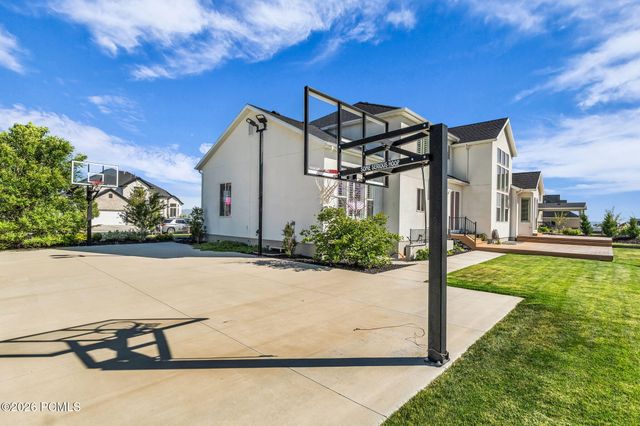 12517 N Minots Ledge Dr, Highland, UT 84003