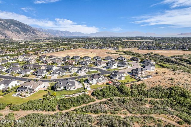 12517 N Minots Ledge Dr, Highland, UT 84003