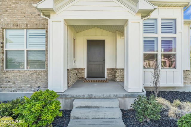 12517 N Minots Ledge Dr, Highland, UT 84003