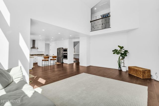12517 N Minots Ledge Dr, Highland, UT 84003