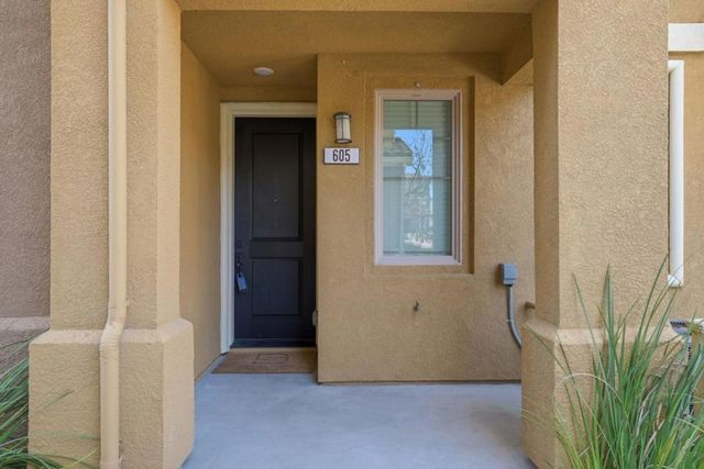 605 Cinnamon Circle, Mountain View, CA 94043