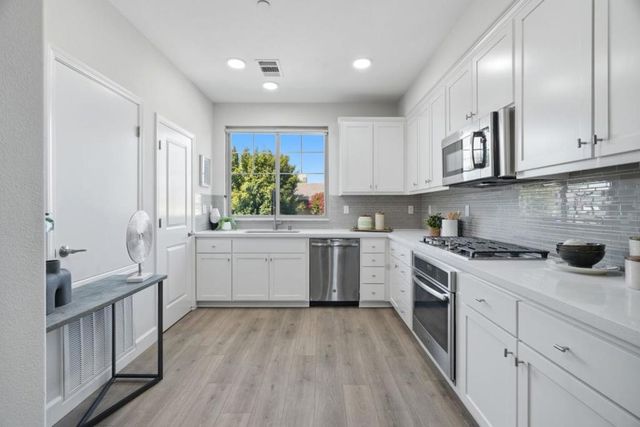 605 Cinnamon Circle, Mountain View, CA 94043