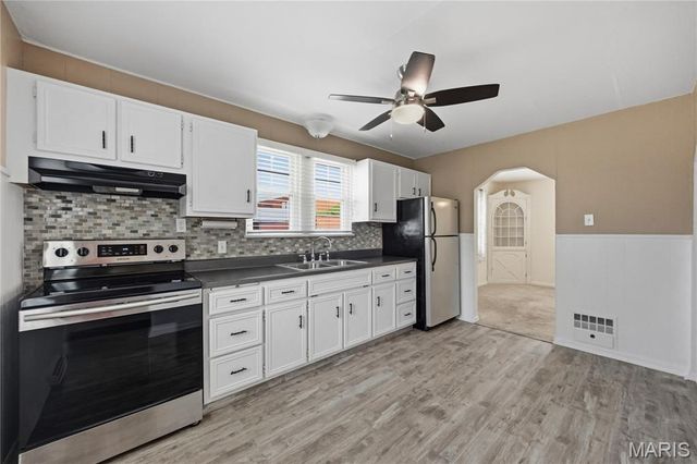 617 Lindenwood Avenue, St Charles, MO 63301