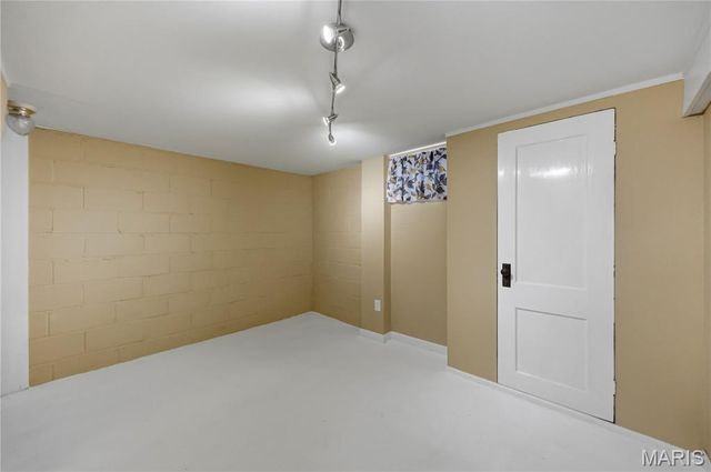 617 Lindenwood Avenue, St Charles, MO 63301