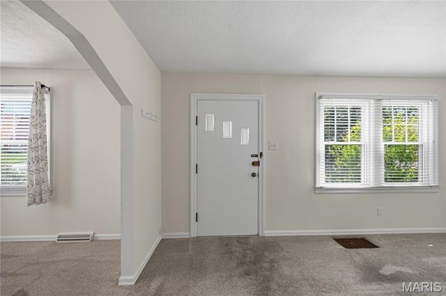617 Lindenwood Avenue, St Charles, MO 63301