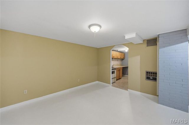 617 Lindenwood Avenue, St Charles, MO 63301