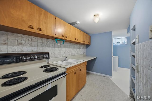 617 Lindenwood Avenue, St Charles, MO 63301