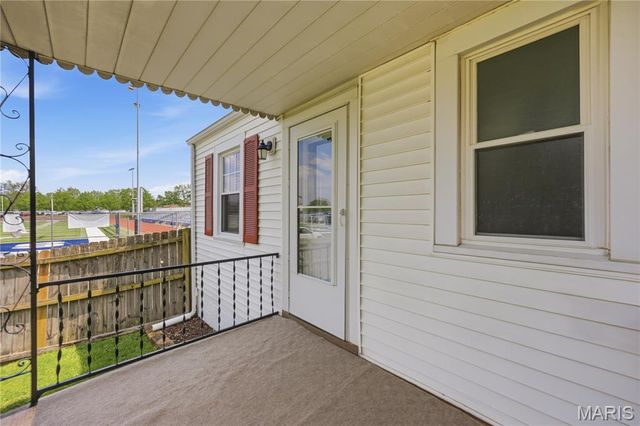 617 Lindenwood Avenue, St Charles, MO 63301