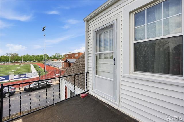 617 Lindenwood Avenue, St Charles, MO 63301