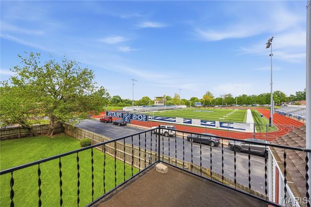 617 Lindenwood Avenue, St Charles, MO 63301