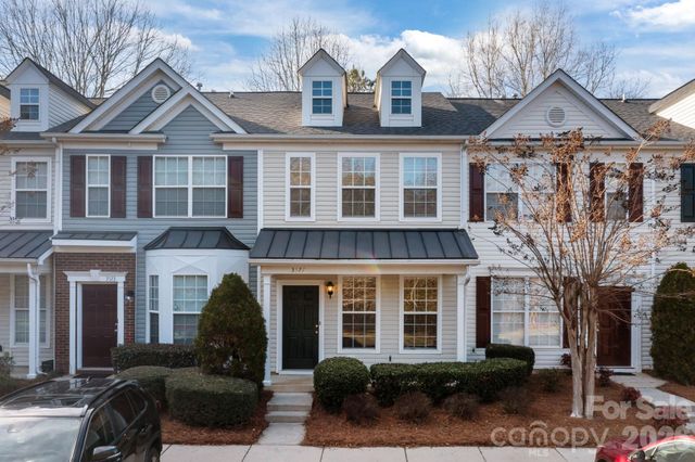 3527 Creeping Flora Lane, Charlotte, NC 28216