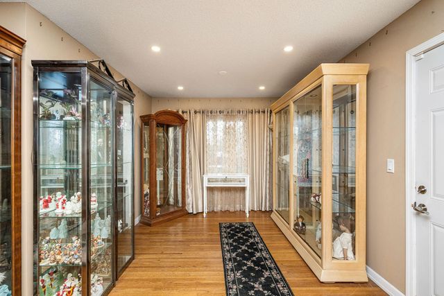 5502 Regis Trail NE, Fridley, MN 55432