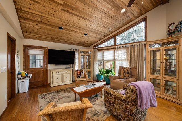 5502 Regis Trail NE, Fridley, MN 55432