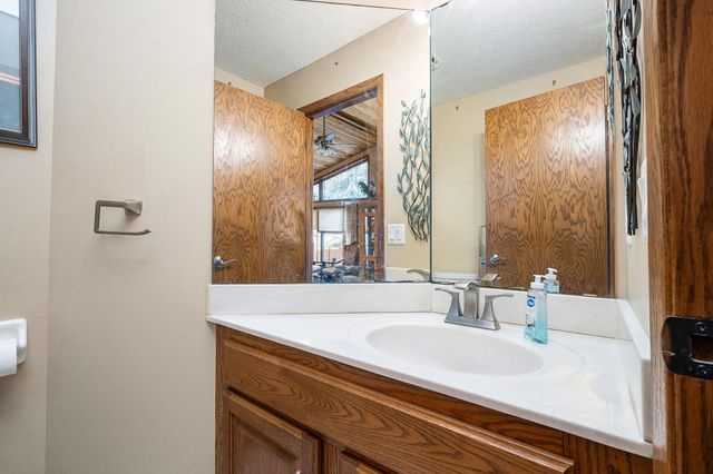 5502 Regis Trail NE, Fridley, MN 55432