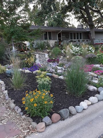 5502 Regis Trail NE, Fridley, MN 55432