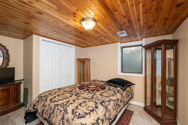 5502 Regis Trail NE, Fridley, MN 55432