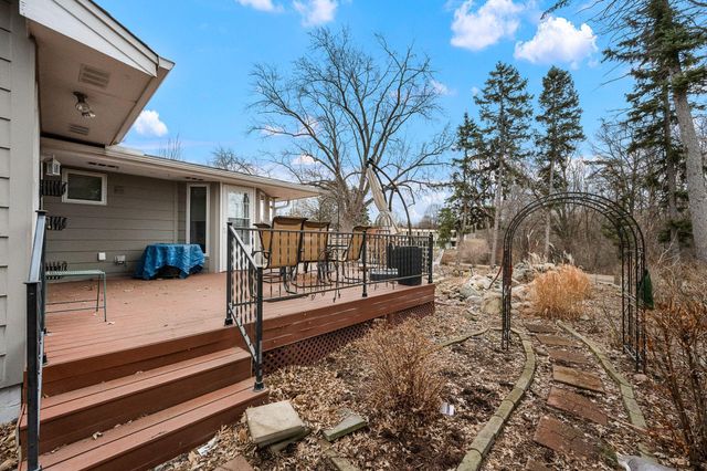 5502 Regis Trail NE, Fridley, MN 55432