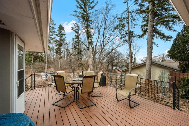5502 Regis Trail NE, Fridley, MN 55432