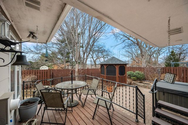 5502 Regis Trail NE, Fridley, MN 55432