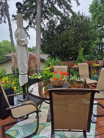 5502 Regis Trail NE, Fridley, MN 55432