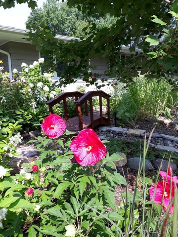 5502 Regis Trail NE, Fridley, MN 55432