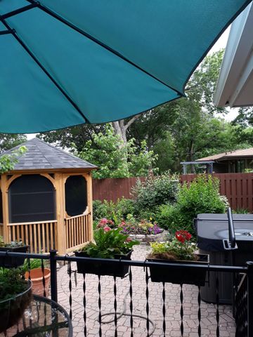 5502 Regis Trail NE, Fridley, MN 55432