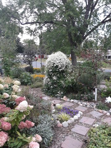 5502 Regis Trail NE, Fridley, MN 55432