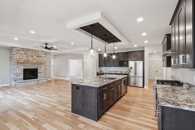 W223S9323 Oak Ridge DRIVE, Big Bend, WI 53103