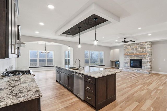 W223S9323 Oak Ridge DRIVE, Big Bend, WI 53103