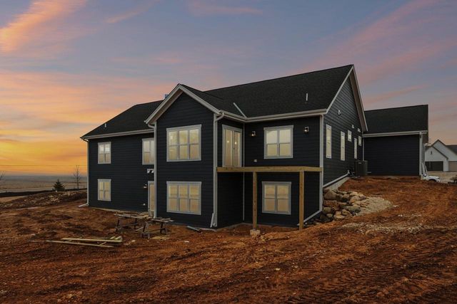 W223S9323 Oak Ridge DRIVE, Big Bend, WI 53103