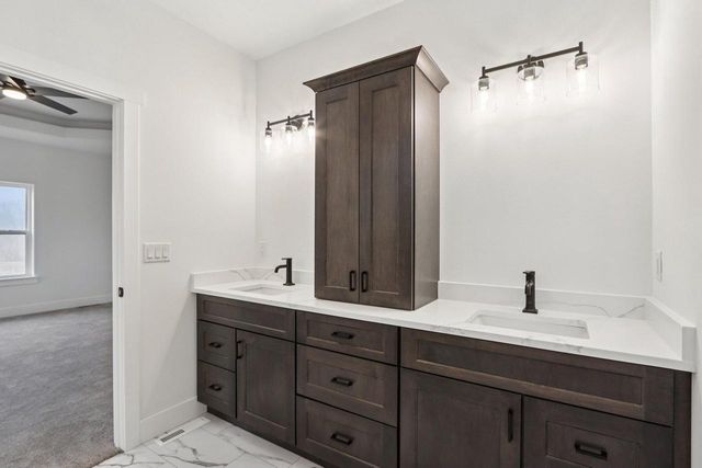 W223S9323 Oak Ridge DRIVE, Big Bend, WI 53103