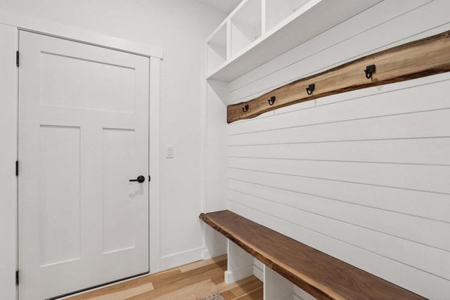 W223S9323 Oak Ridge DRIVE, Big Bend, WI 53103