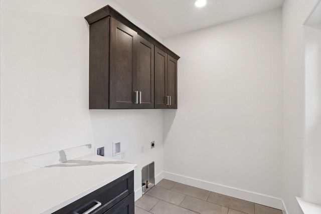 W223S9323 Oak Ridge DRIVE, Big Bend, WI 53103