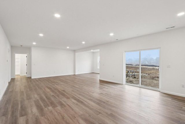 W223S9323 Oak Ridge DRIVE, Big Bend, WI 53103