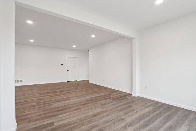 W223S9323 Oak Ridge DRIVE, Big Bend, WI 53103