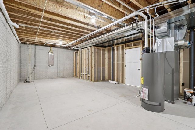 W223S9323 Oak Ridge DRIVE, Big Bend, WI 53103