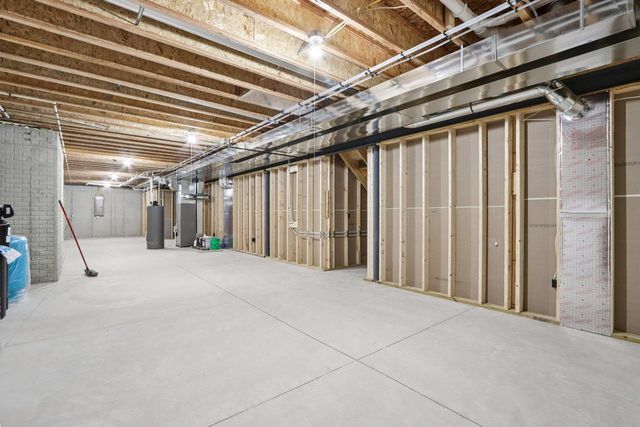 W223S9323 Oak Ridge DRIVE, Big Bend, WI 53103