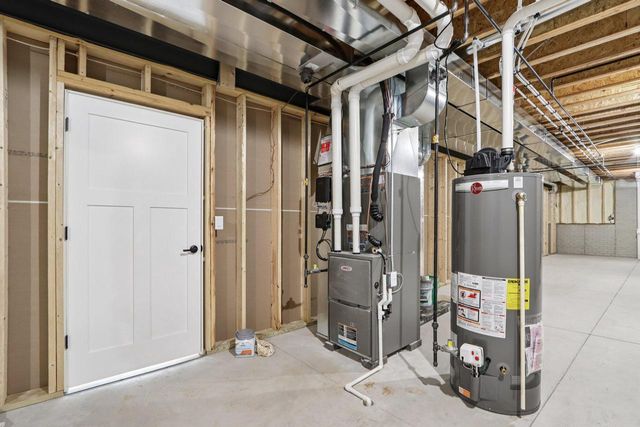 W223S9323 Oak Ridge DRIVE, Big Bend, WI 53103