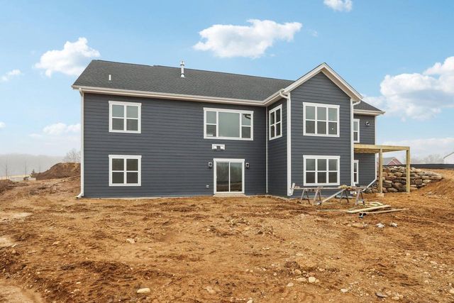 W223S9323 Oak Ridge DRIVE, Big Bend, WI 53103