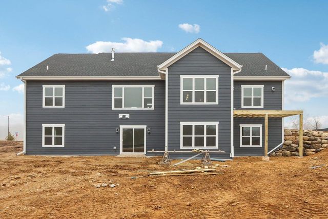 W223S9323 Oak Ridge DRIVE, Big Bend, WI 53103