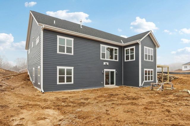 W223S9323 Oak Ridge DRIVE, Big Bend, WI 53103