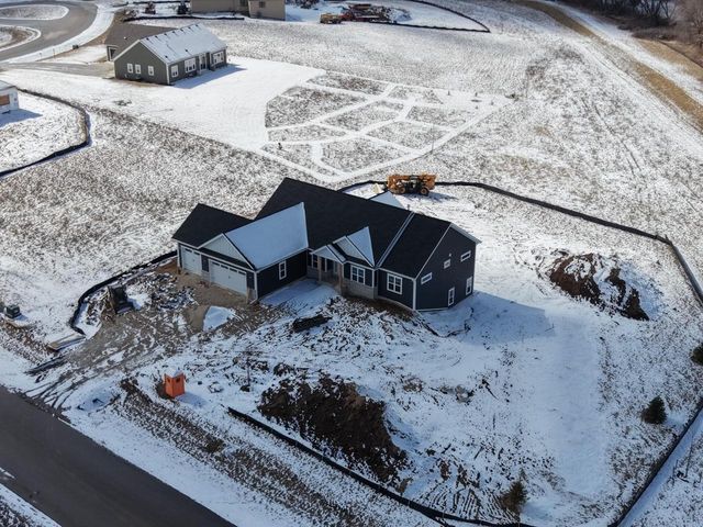 W223S9323 Oak Ridge DRIVE, Big Bend, WI 53103