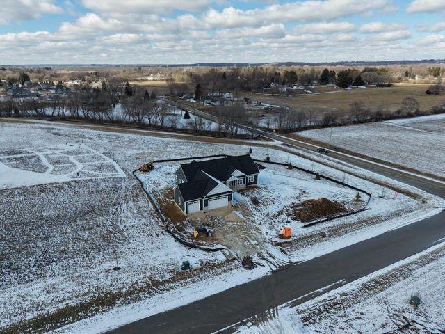 W223S9323 Oak Ridge DRIVE, Big Bend, WI 53103