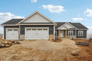 W223S9323 Oak Ridge DRIVE, Big Bend, WI 53103