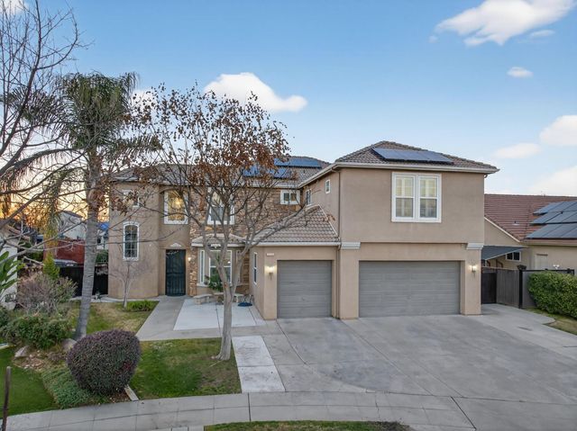 2662 Whitmore Avenue, Clovis, CA 93619