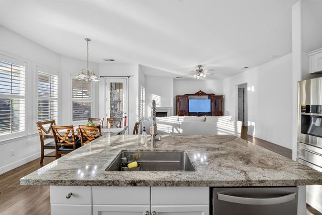 2662 Whitmore Avenue, Clovis, CA 93619